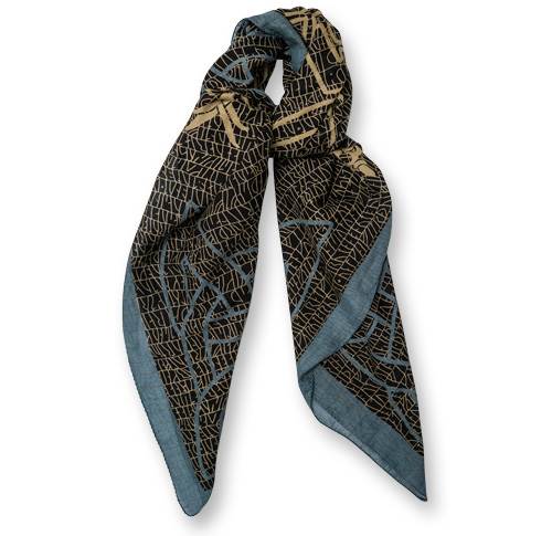 Sort bomuldstørklæde med Århusmaske-motiv og runer
